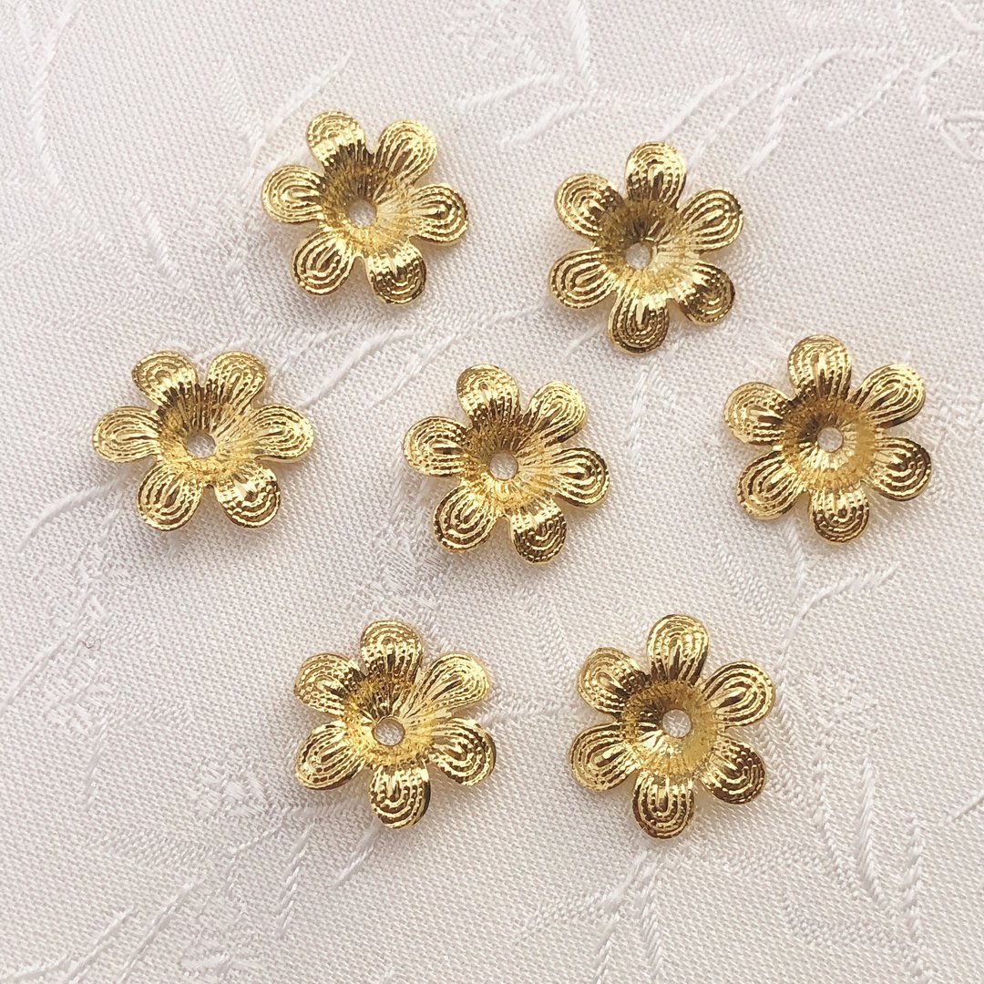 Perlkappe in Blütenform ❖ vergoldet