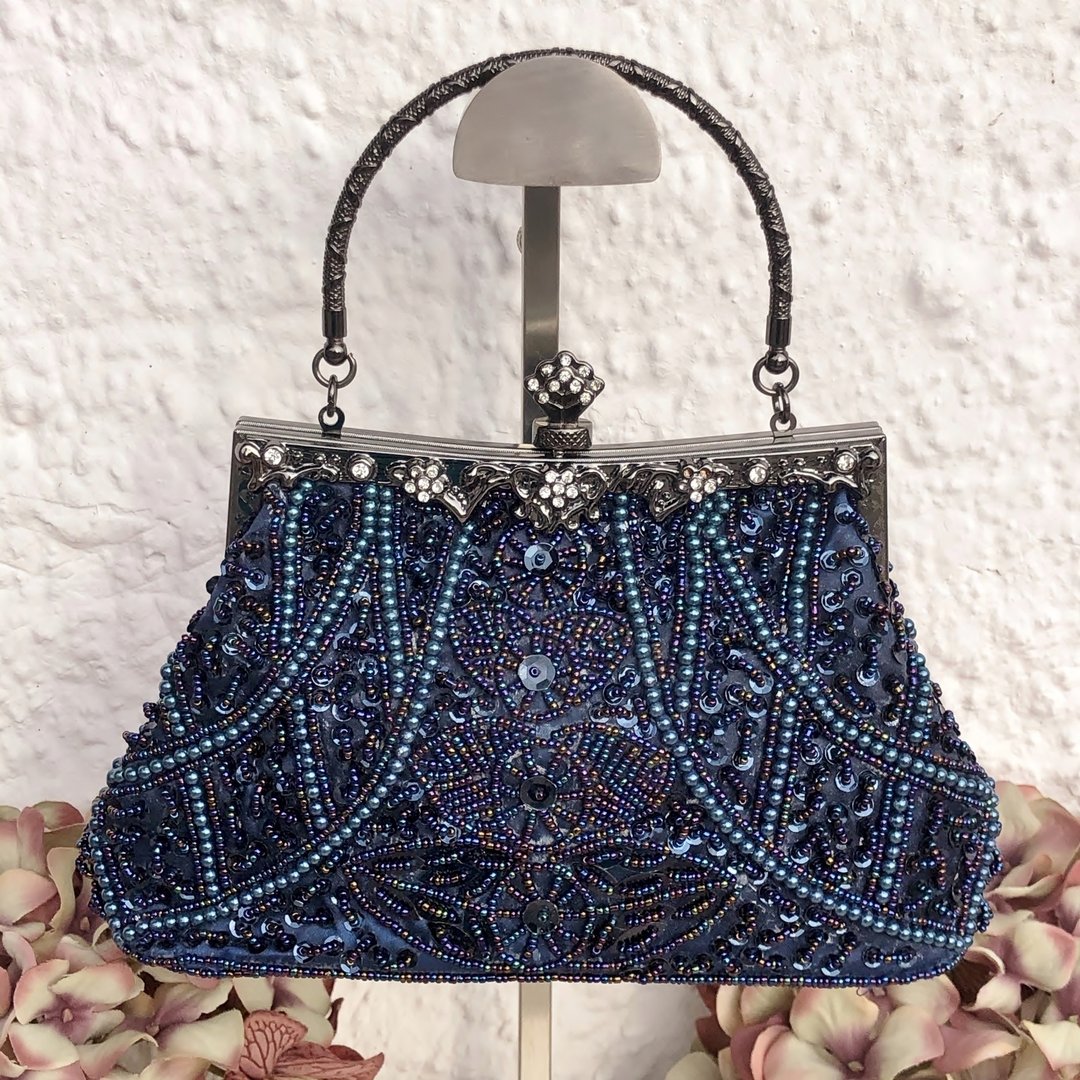 perlenbestickte Handtasche ❖ blau
