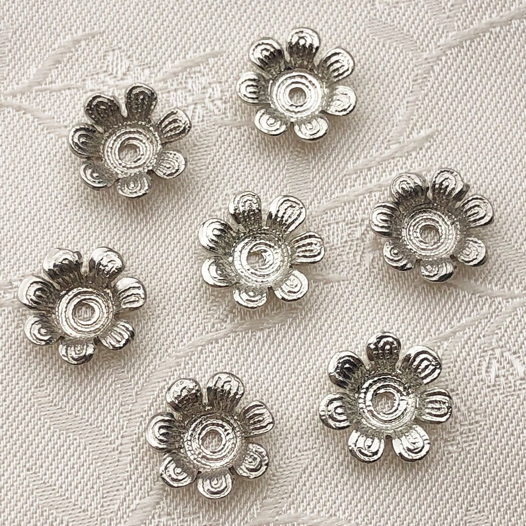 Perlkappe in Blütenform ❖ altsilber