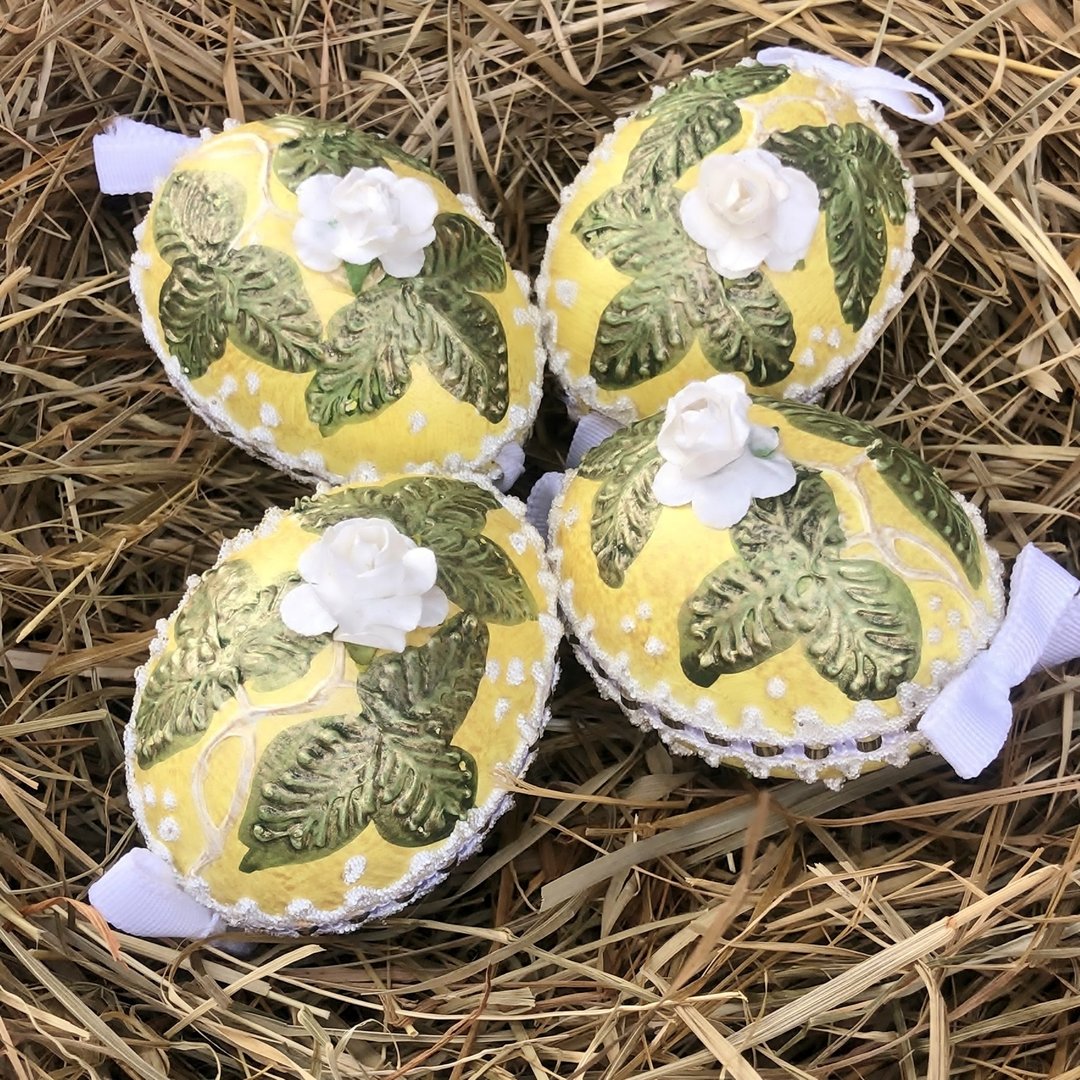 handbemalte Ostereier ❖ Röschen gelb