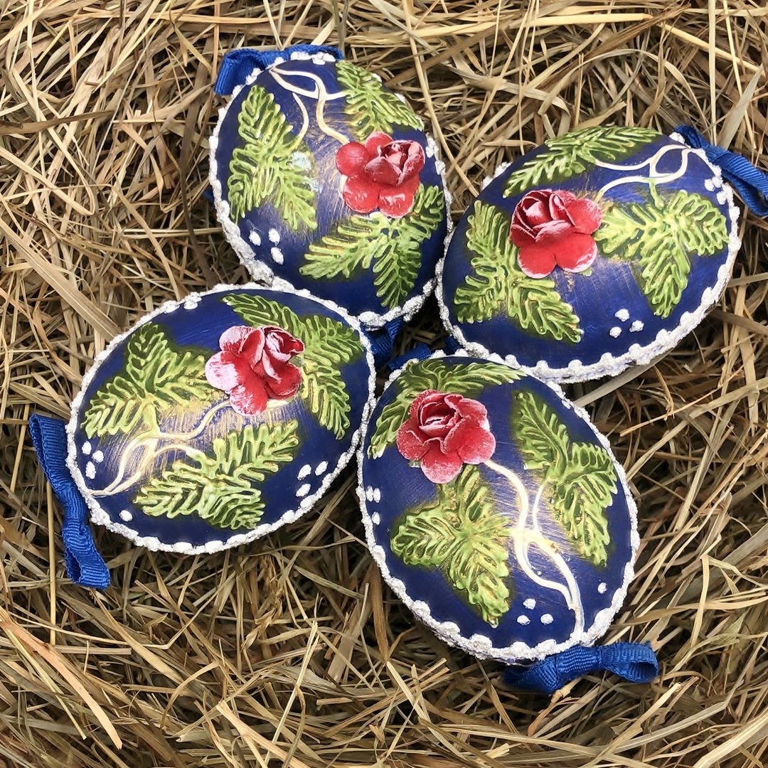 handbemalte Ostereier ❖ Röschen royalblau