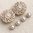 filigrane Schürzenschliesse ❖ Perle weiss